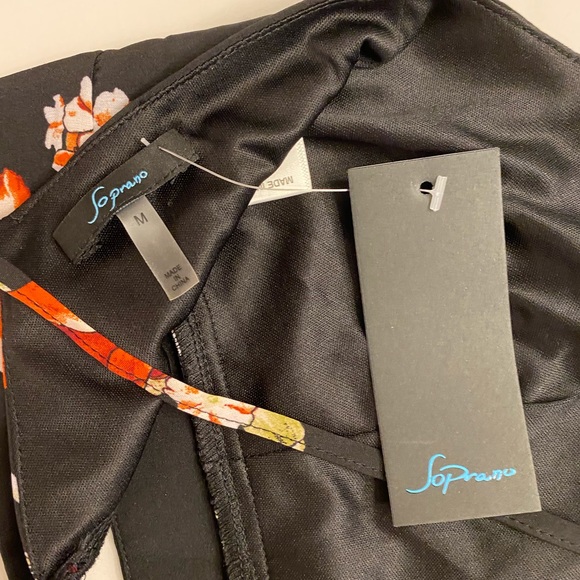 Adjustable floral halter top - Picture 3 of 3